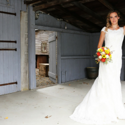 Bride holding Flowers | Filbert B&B, Danielsville, PA